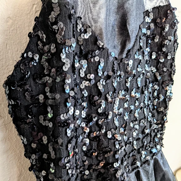 Sold! NWT Vintage Y2K Faviana Sequin High Neck Backless Dress - Picture 5 of 10